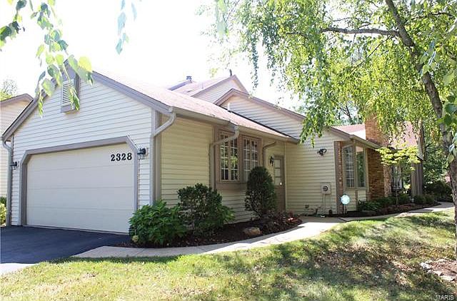 1st image of 2328 Manor Lake Ct