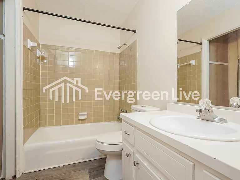 2211 Buckingham Dr — Photo 15