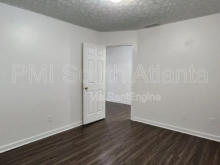 588 Hunnicutt Rd SE — Photo 23