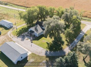 1103 W 6th Rd, Giltner, NE 68841