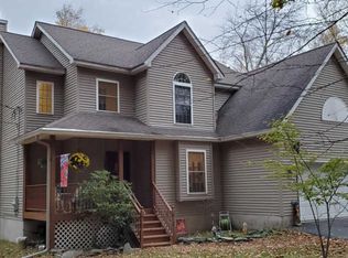170 W Mulberry Dr, Milford, PA 18337