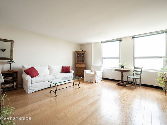 4th image of 2626 N Lakeview Ave APT 2305