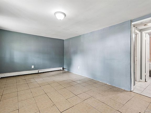 5th image of 10 Jefferson Street