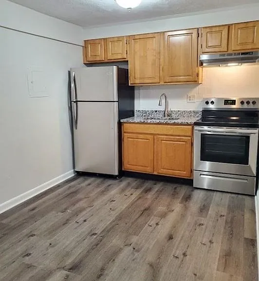 54 Elmwood Park #C — Photo 1