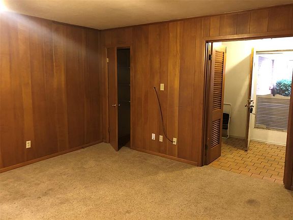 4th image of 2149 S Elmwood Dr