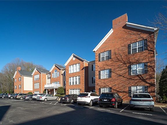 3rd image of 524 College Rd APT 307