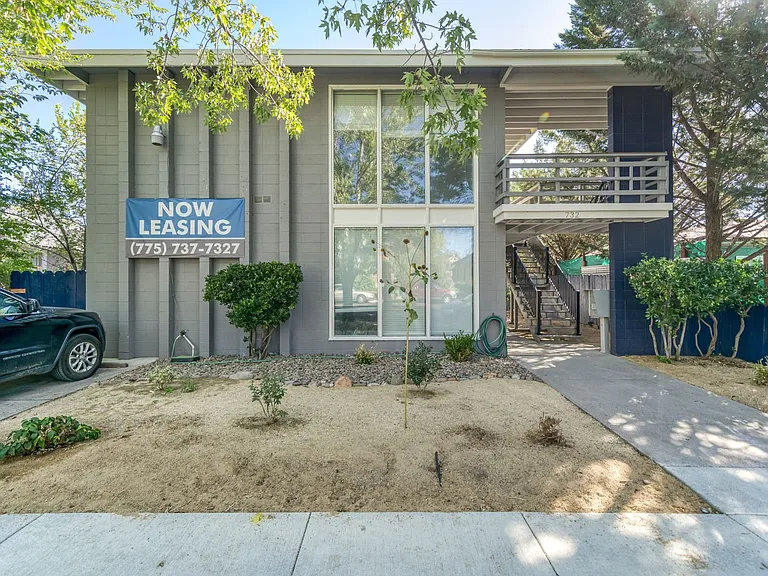 732 Humboldt — Photo 13