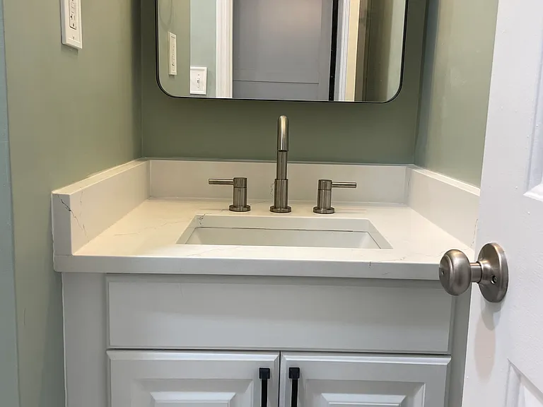 98 Bright St #2R — Photo 21