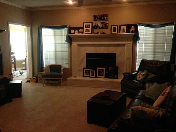Gas fireplace