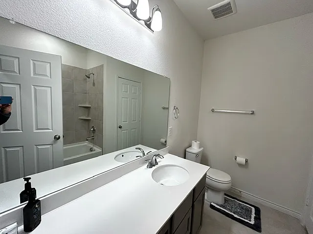 3 bed, 1610 sqft, $2,295 — Photo 4
