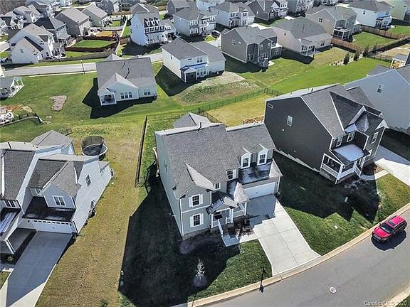 3rd image of 15767 Reynolds Dr