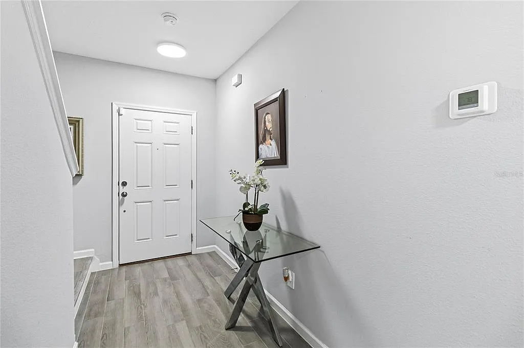 3 bed, 2.5 bath, 1587 sqft, $2,200 — Photo 4