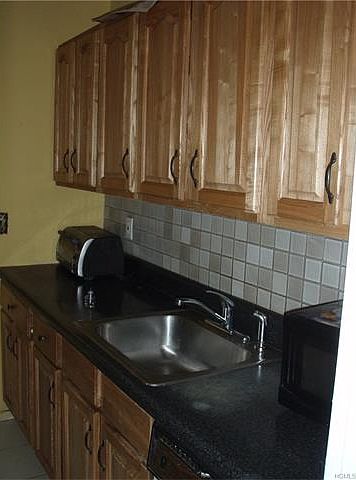 1st image of 420 Palisade Ave APT 4C