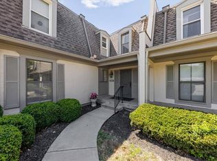 10758 Glenwood St APT C, Overland Park, KS 66211