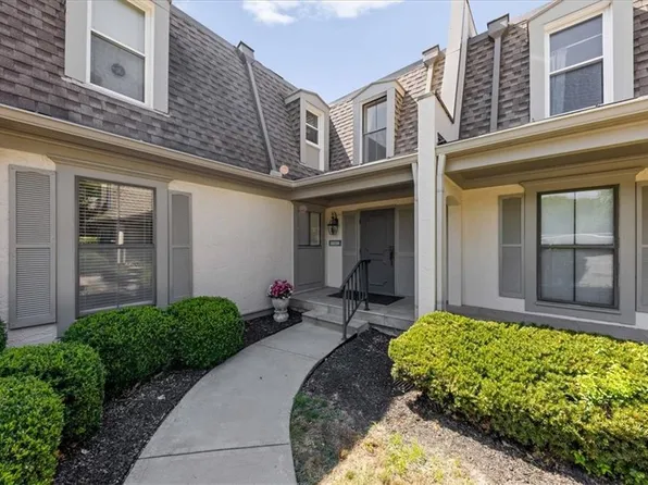 10758 Glenwood St APT C, Overland Park, KS 66211