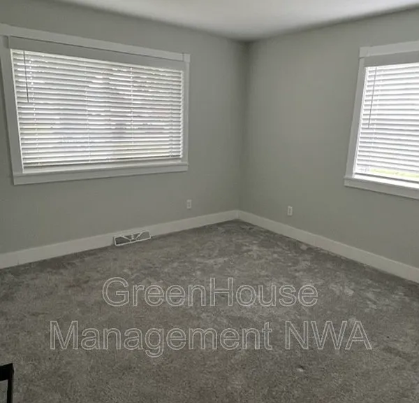 808 NW 11th St #808NW11TH — Photo 4