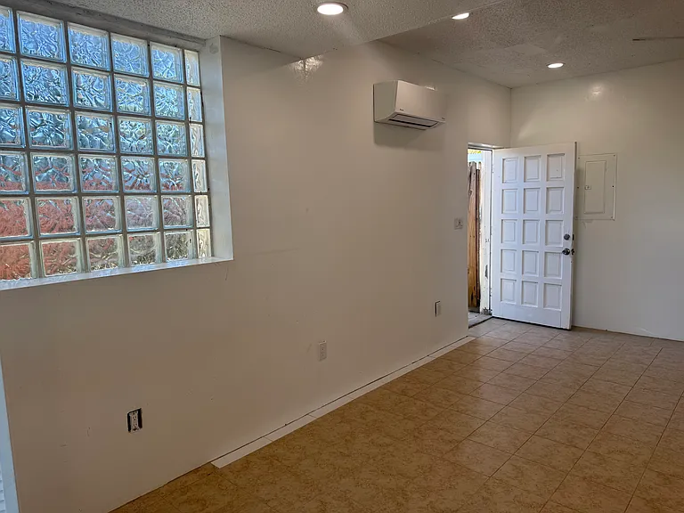1816 NE Dixie Hwy #B — Photo 6