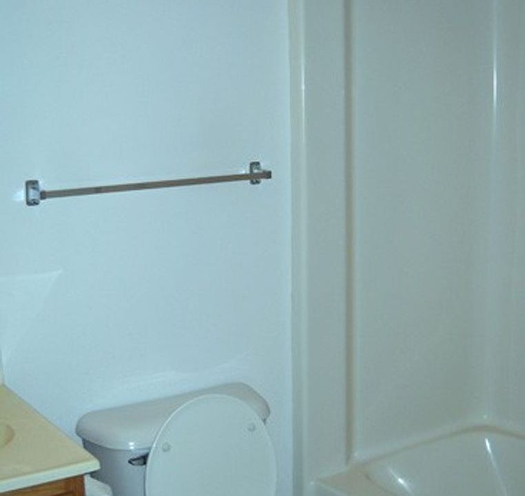 1st image of 403 E Elm St APT 8