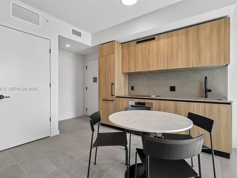 121 NE 5th St #3313 — Photo 3
