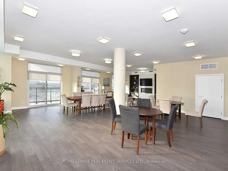 11611 Yonge St #306 — Photo 34