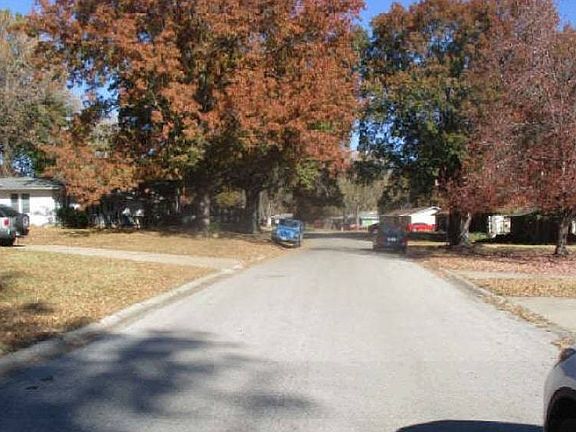 3rd image of 6817 Englewood Ave