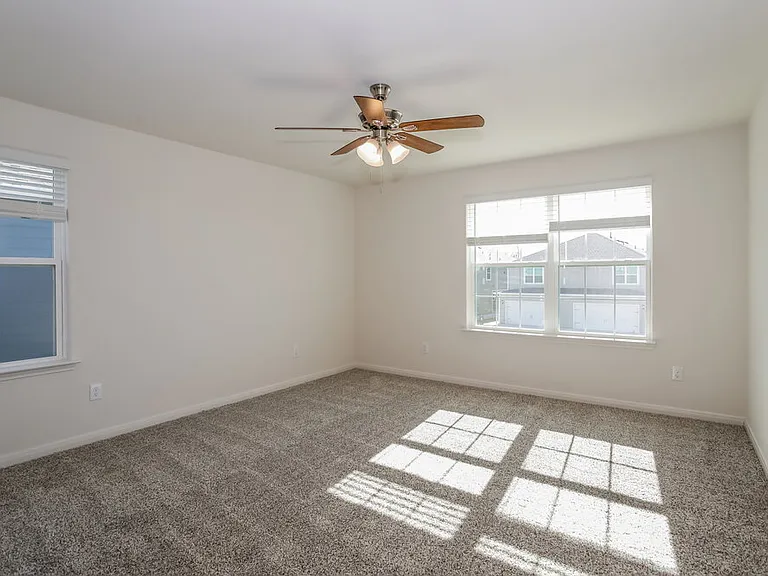 220 Marsh Ln — Photo 11
