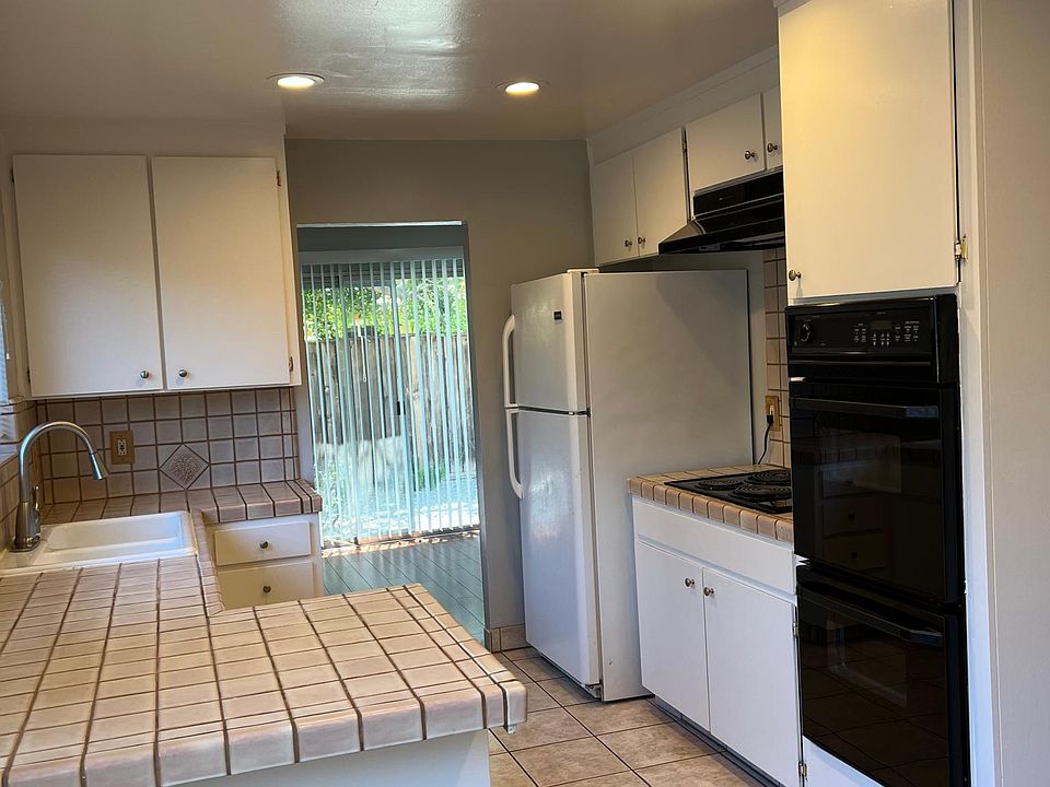 1st image of 164 S Bernardo Ave