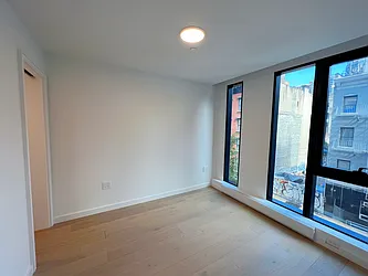 Rented by MaxInvest Real Estate, Inc.