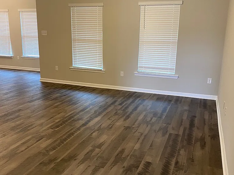 39050 Fairfield Dr — Photo 4