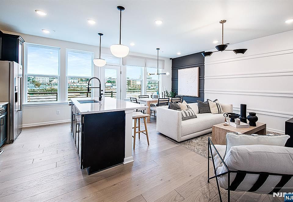 1st image of 300 Sycamore St #303