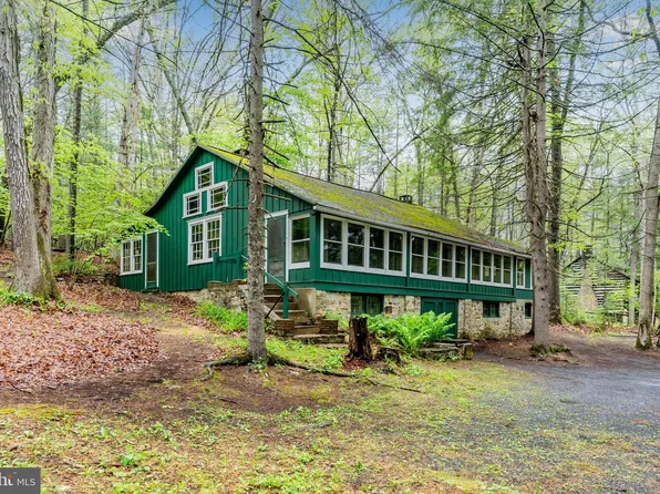 9828 Golf Course Rd, Chambersburg, PA 17201