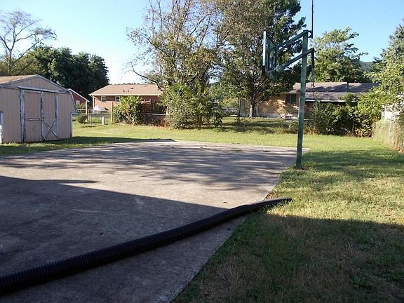 5th image of 523 Stacie Dr