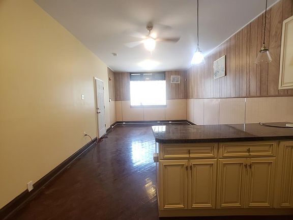 3rd image of 2942 Richmond St Unit 1