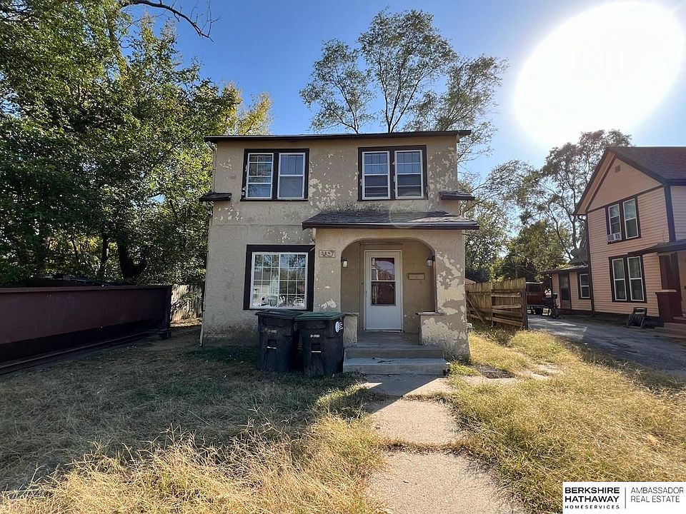 1st image of 3827 Parker St