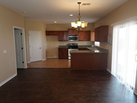 2nd image of 708 W Puma Dr