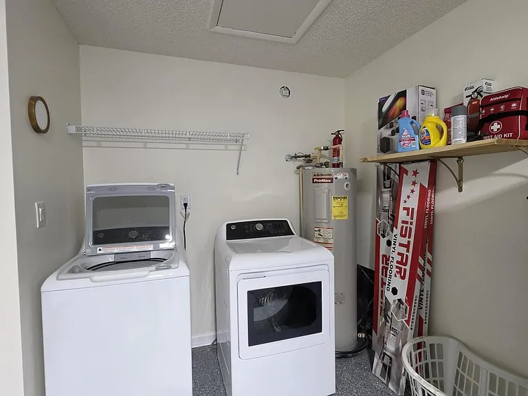 7411 Colony Cove Ln — Photo 22