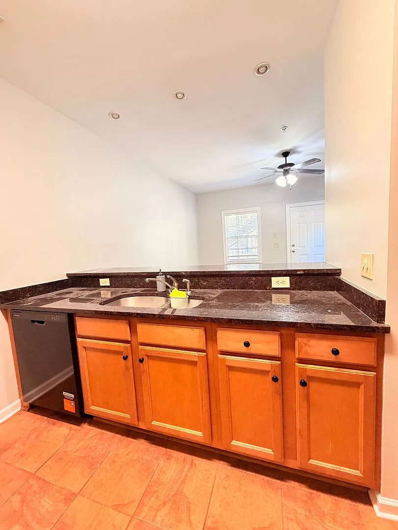 Unit Available at Glenn Heights! — Photo 4