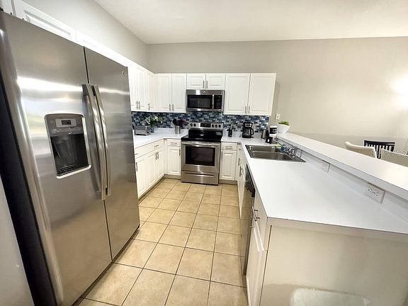 5th image of 3137 Sun Lake Ct APT A