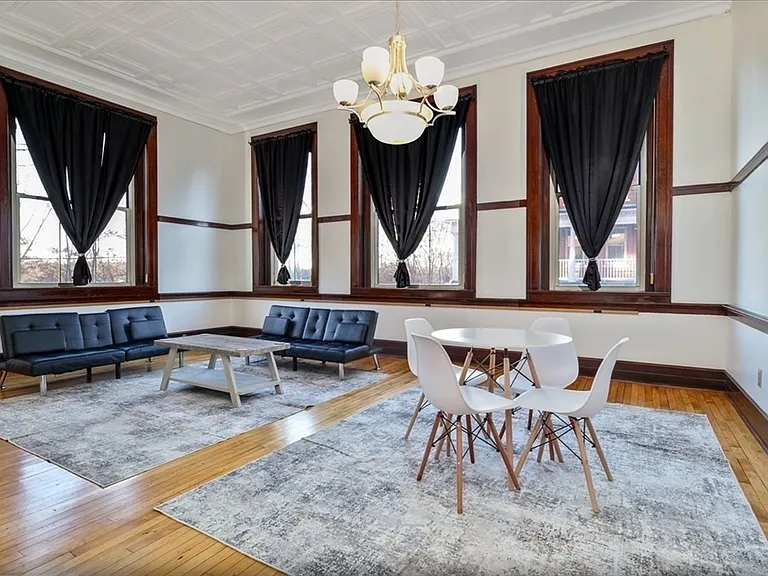 63 Illinois St #104 — Photo 4