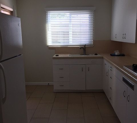 3rd image of 128 E Sola St