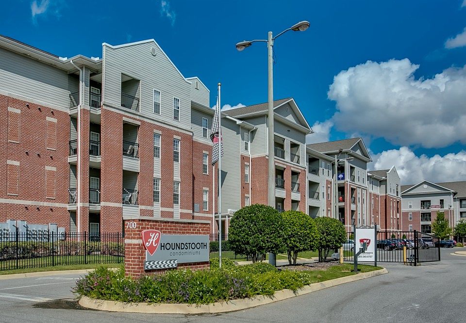 1st image of 700 15th St