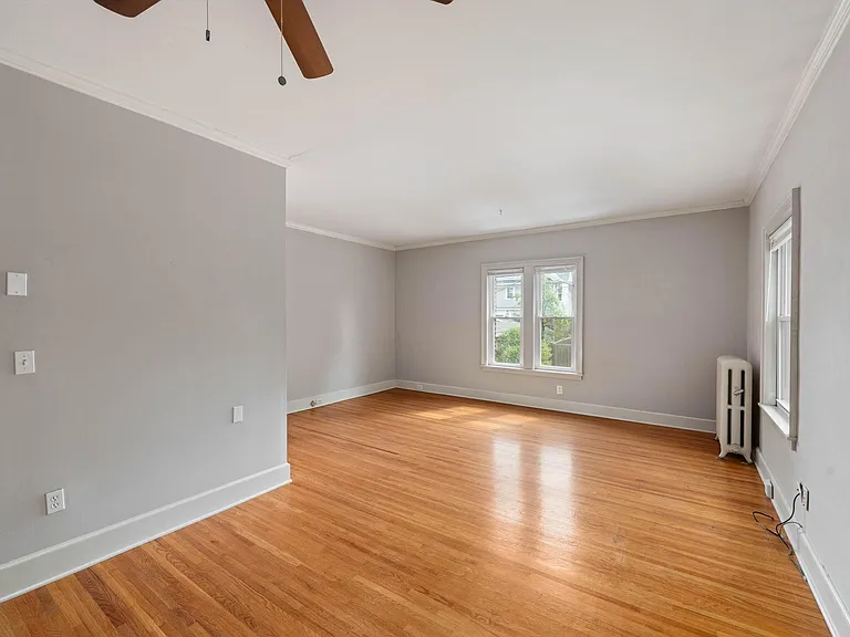 2733 Girard Ave S #106 — Photo 5