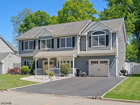 3rd image of 71 Bergen Dr