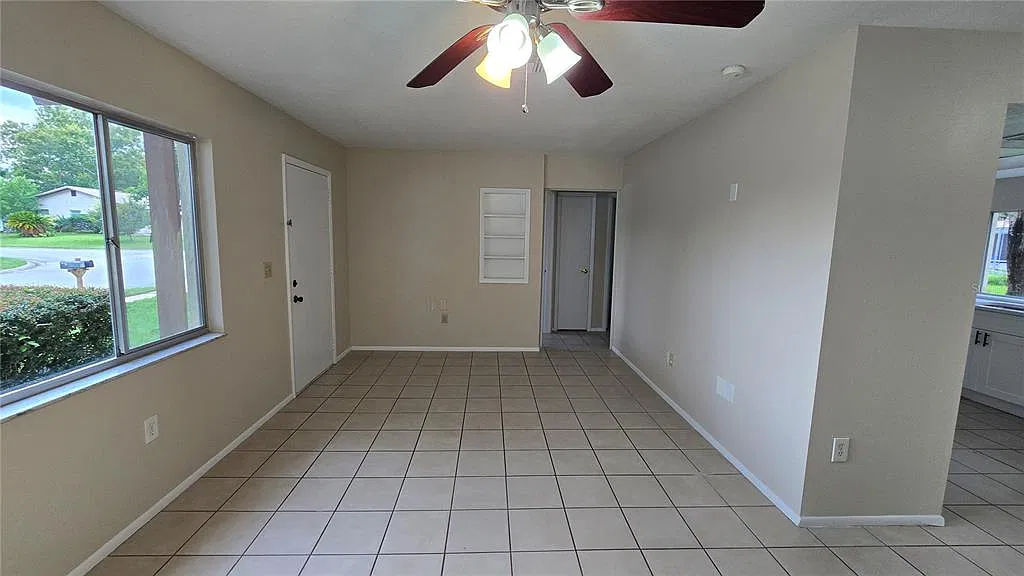 2 bed, 1.0 bath, 824 sqft, $1,475 — Photo 4
