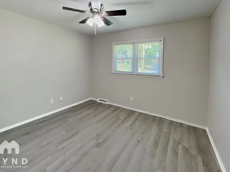 406 Edgegreen Dr — Photo 7