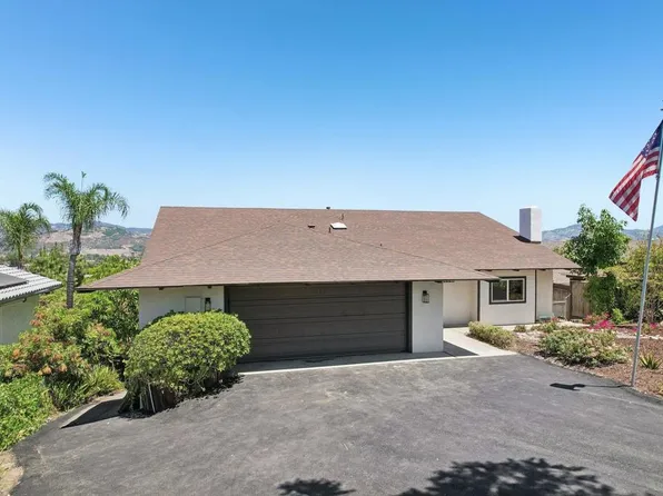 1329 Park Hill Ln, Escondido, CA 92025