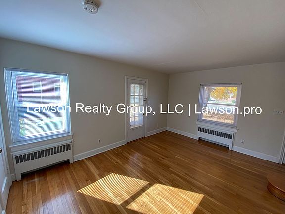 4th image of 2611-2613 Bowman St NW