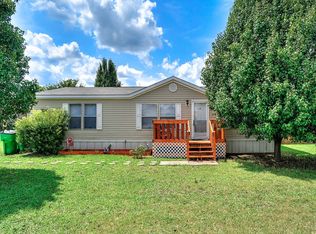 208 Candlewood Cir, Gainesville, TX 76240