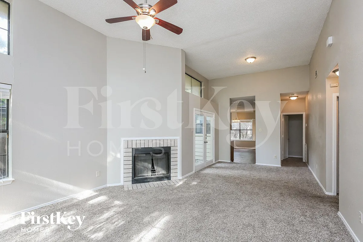 Building Photo - 6216 Fairlane Dr