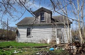 3rd image of 102 Railroad Ave
